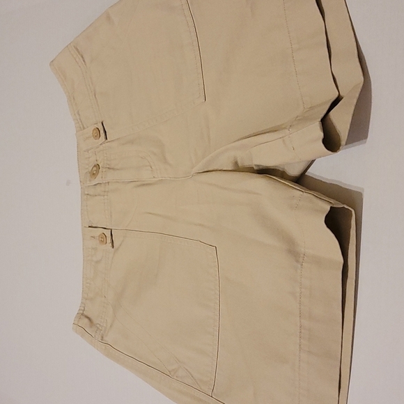 RALPH Lauren size 2 Beige Bermuda Shorts - Picture 2 of 5
